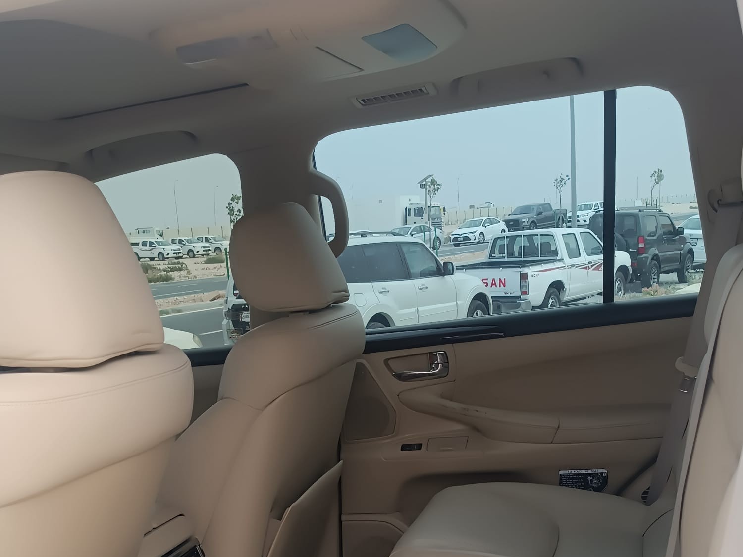 Lexus LX 570 2011 - Image 2