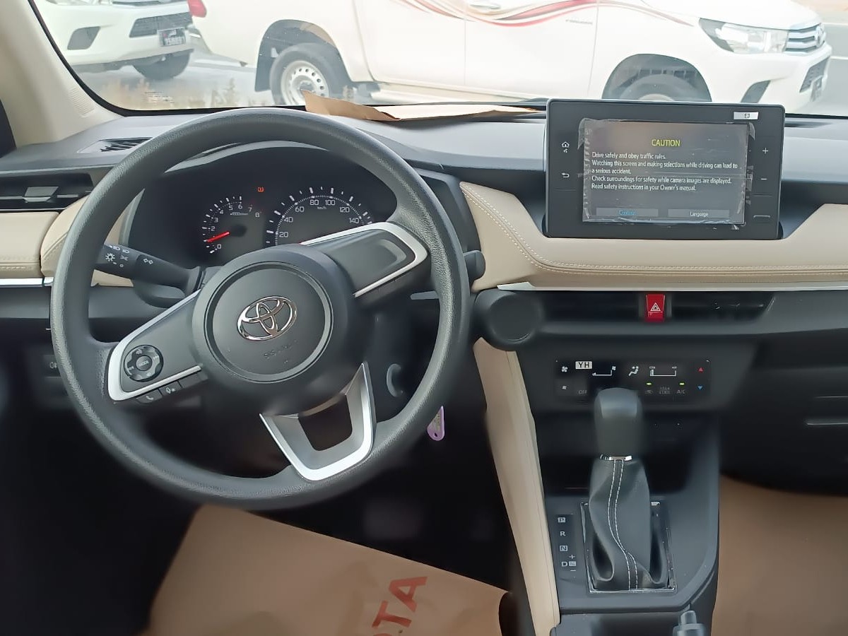 Toyota Yaris 2024 - Image 2