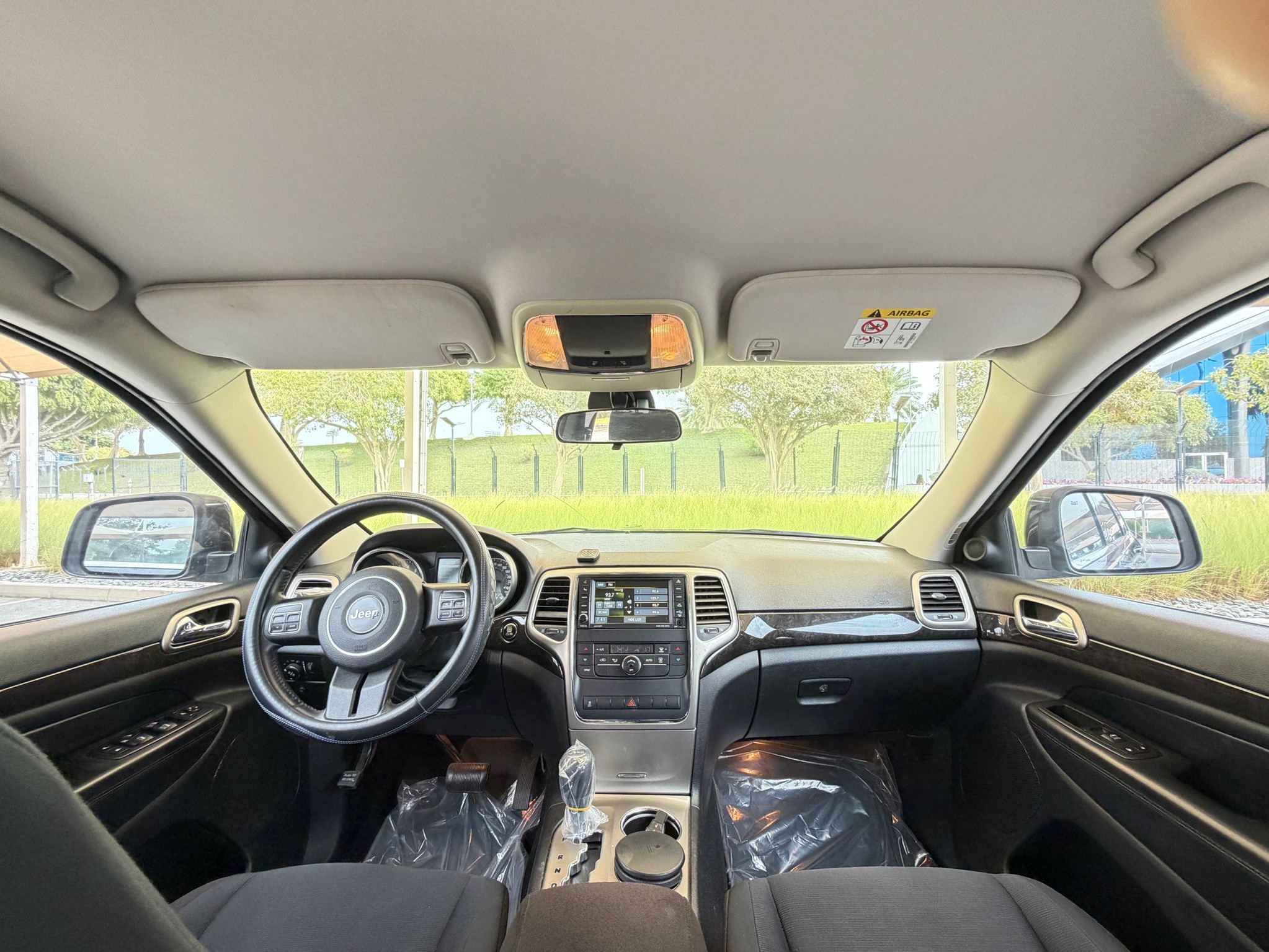 Jeep Grand Cherokee 2013 — photo 12 for sale in Qatar