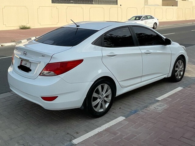 Hyundai Accent 2015 - Image 3