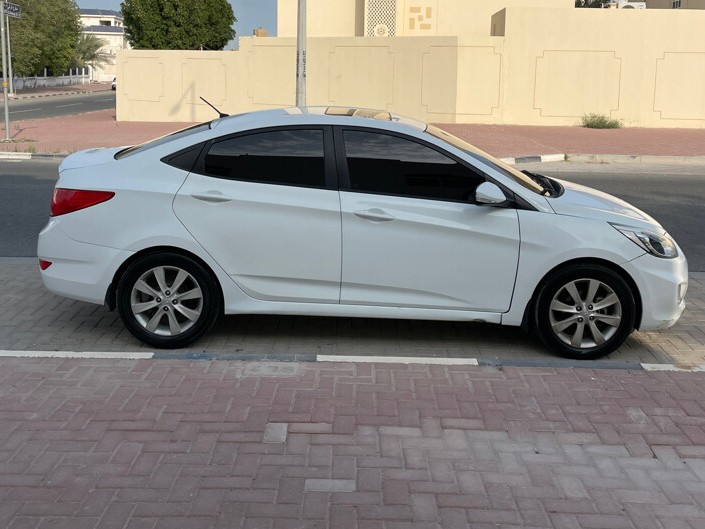 Hyundai Accent 2015 - Image 4