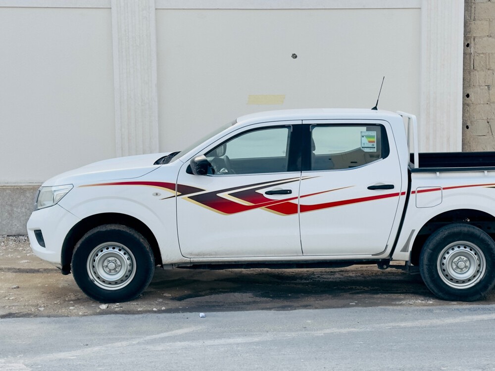 Nissan Navara SE 2020 - Image 2