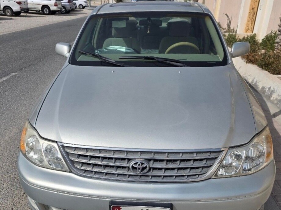 Toyota Avalon Limited 2004 - Image 2
