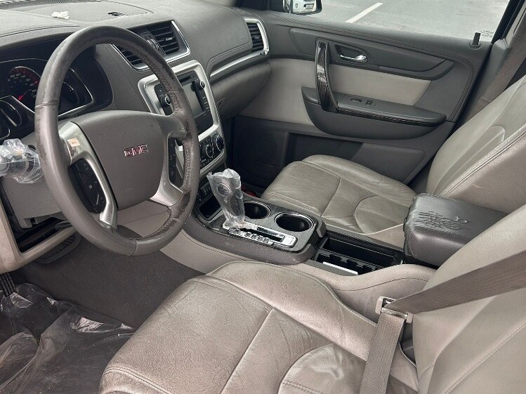 GMC Acadia 2014 - Image 2