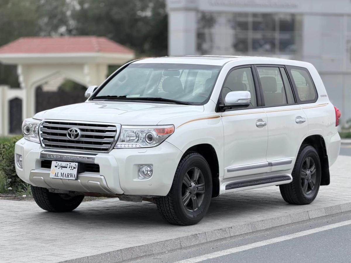 Toyota Land Cruiser GXR v8 2015