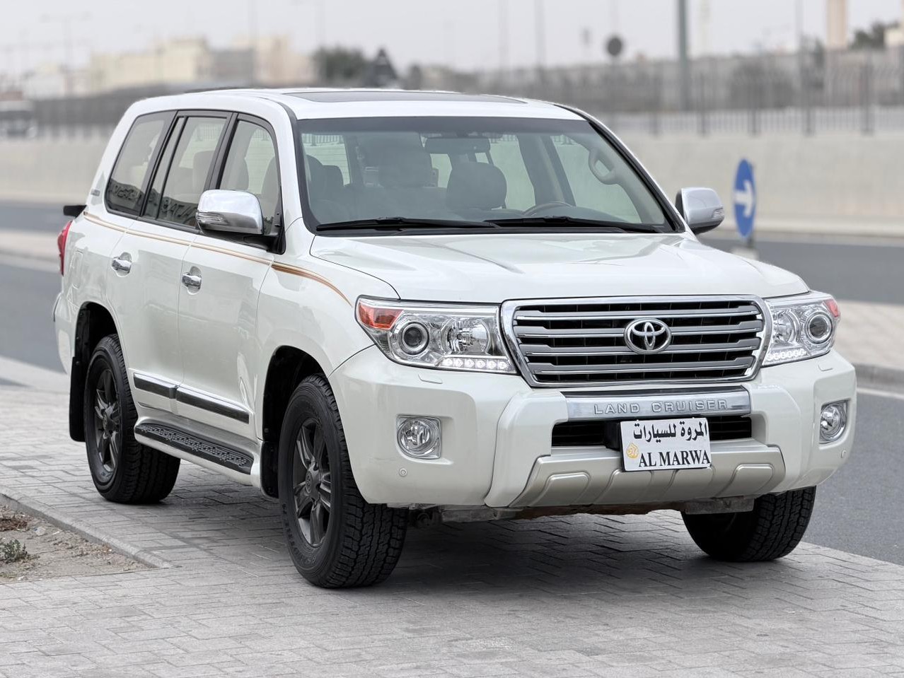 Toyota Land Cruiser GXR v8 2015 - Image 3
