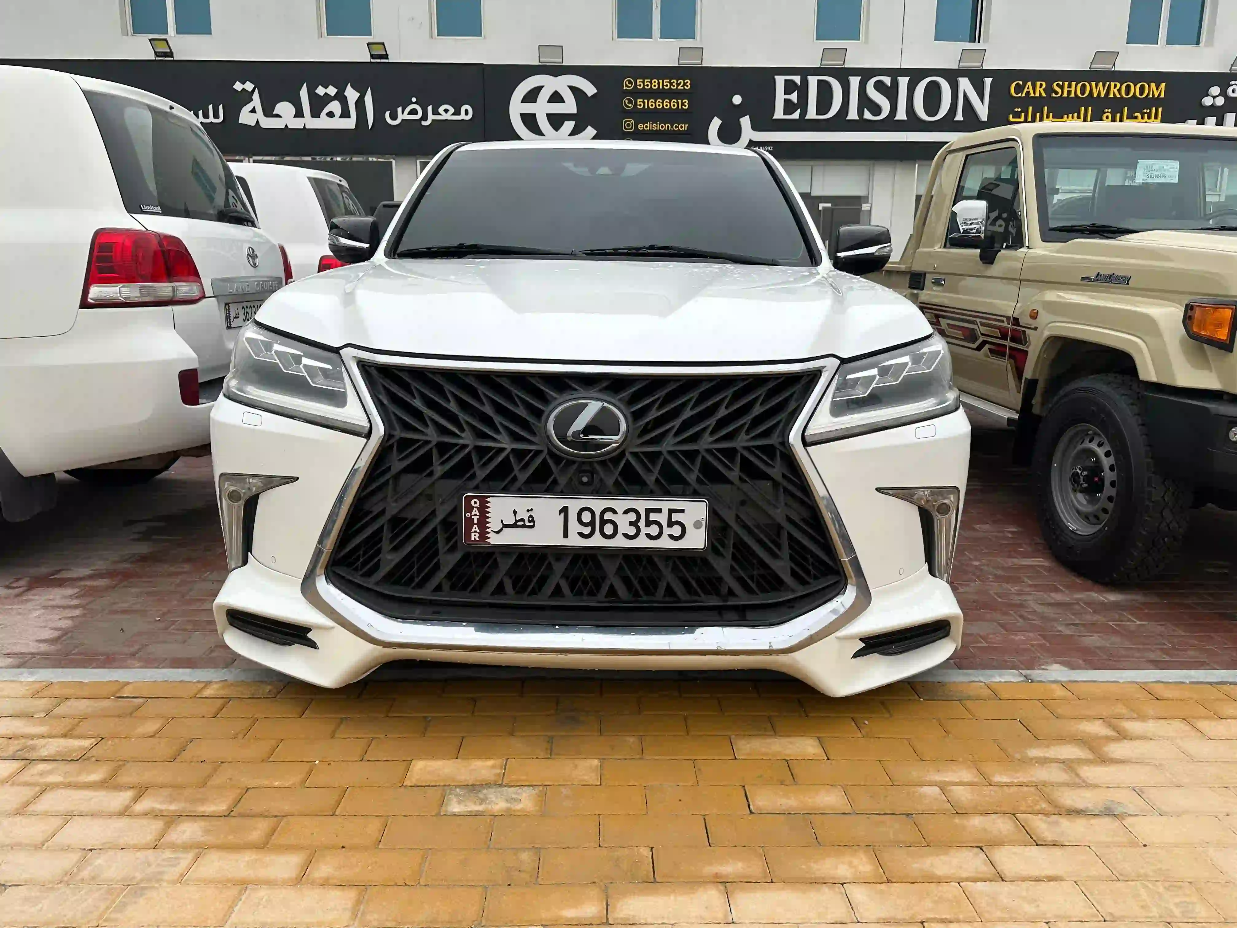 Lexus LX 570 2017 - Image 2