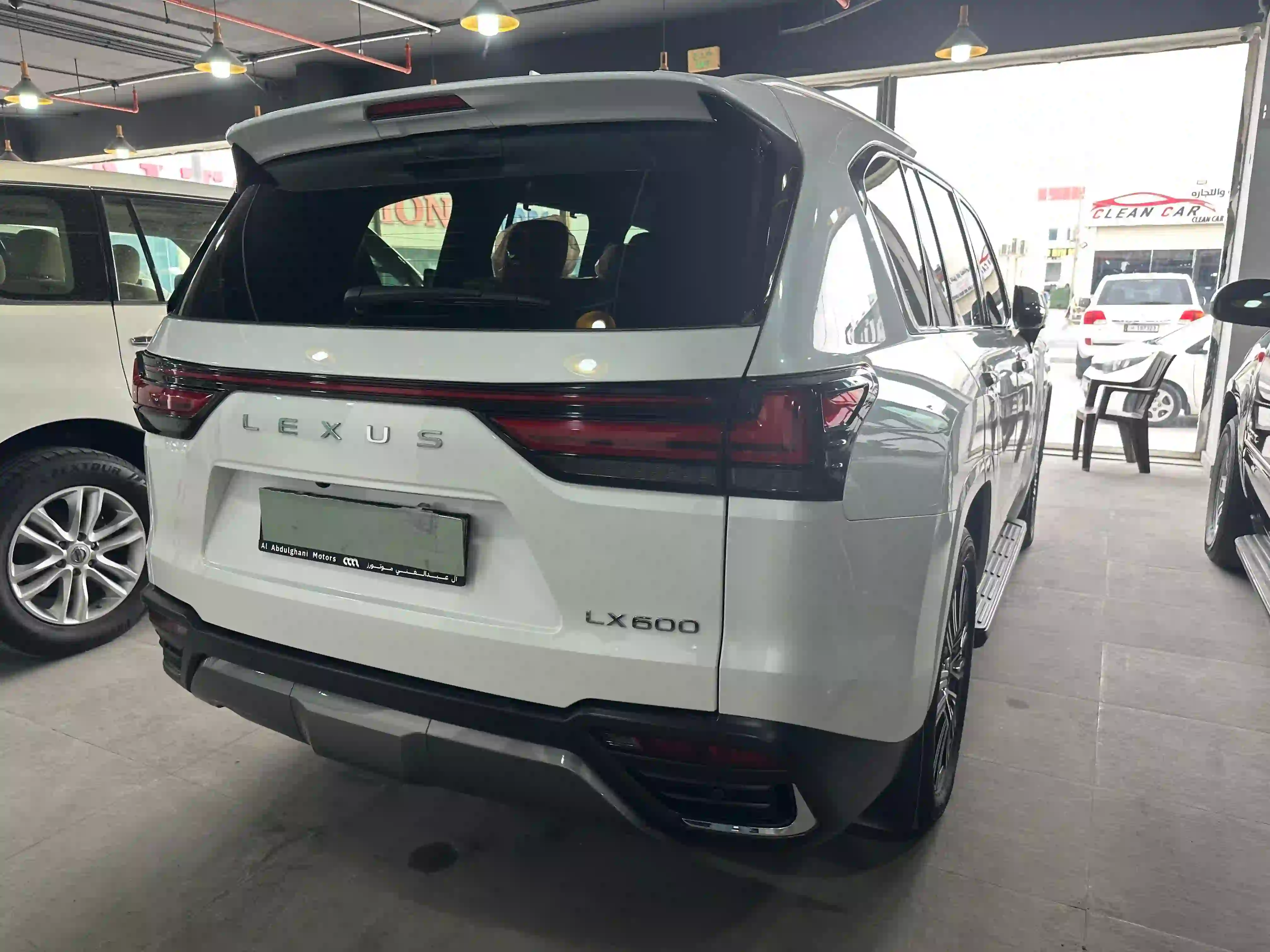 Lexus LX 600 Luxury  2024 - Image 4