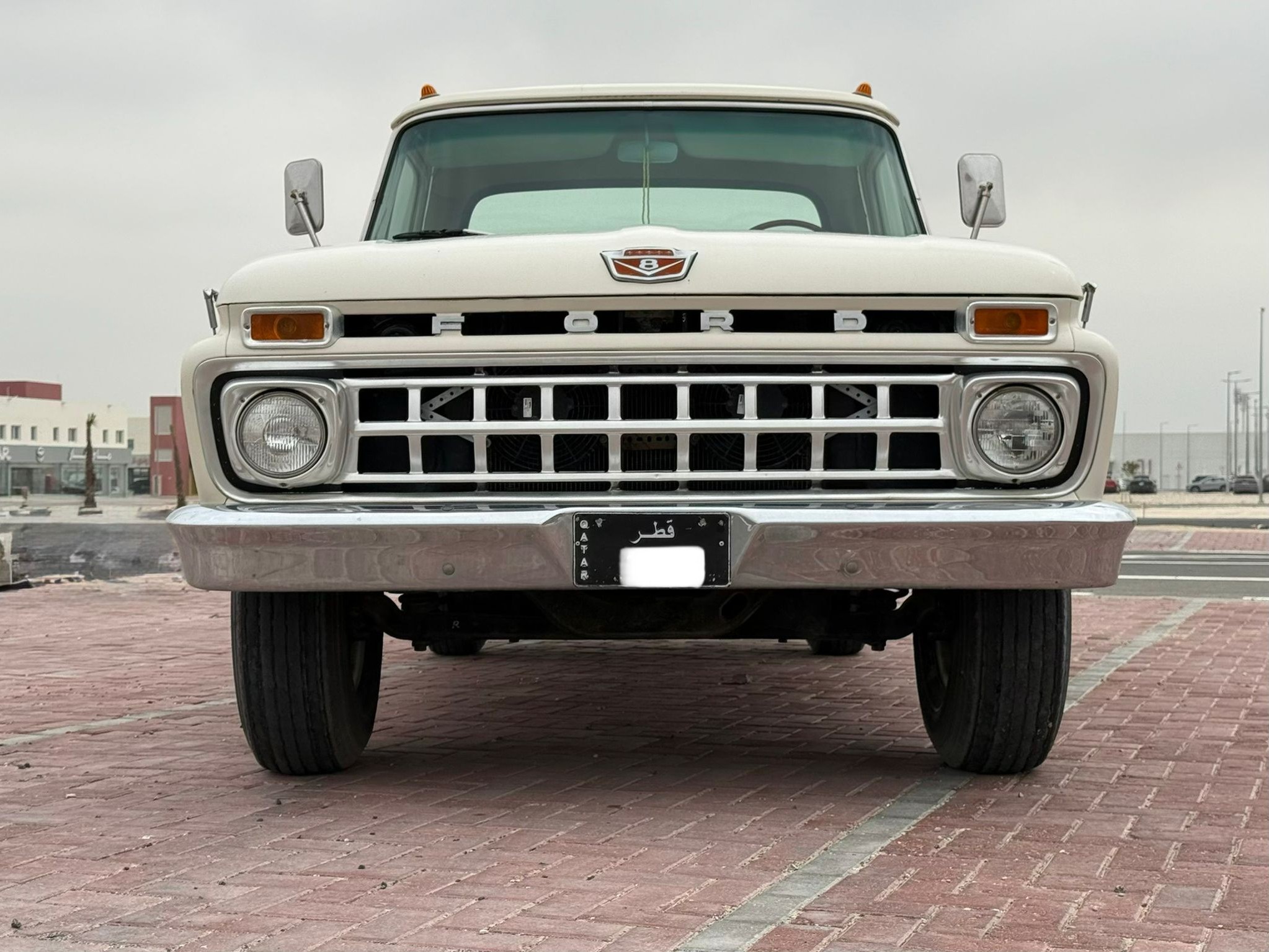 Ford F-250 1965 - Image 2