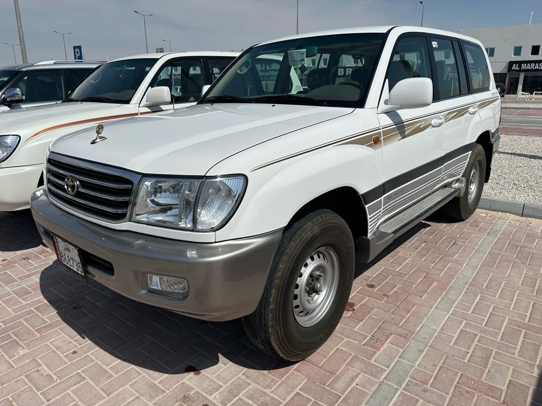 Toyota Land Cruiser GX.R 2002 - Image 1