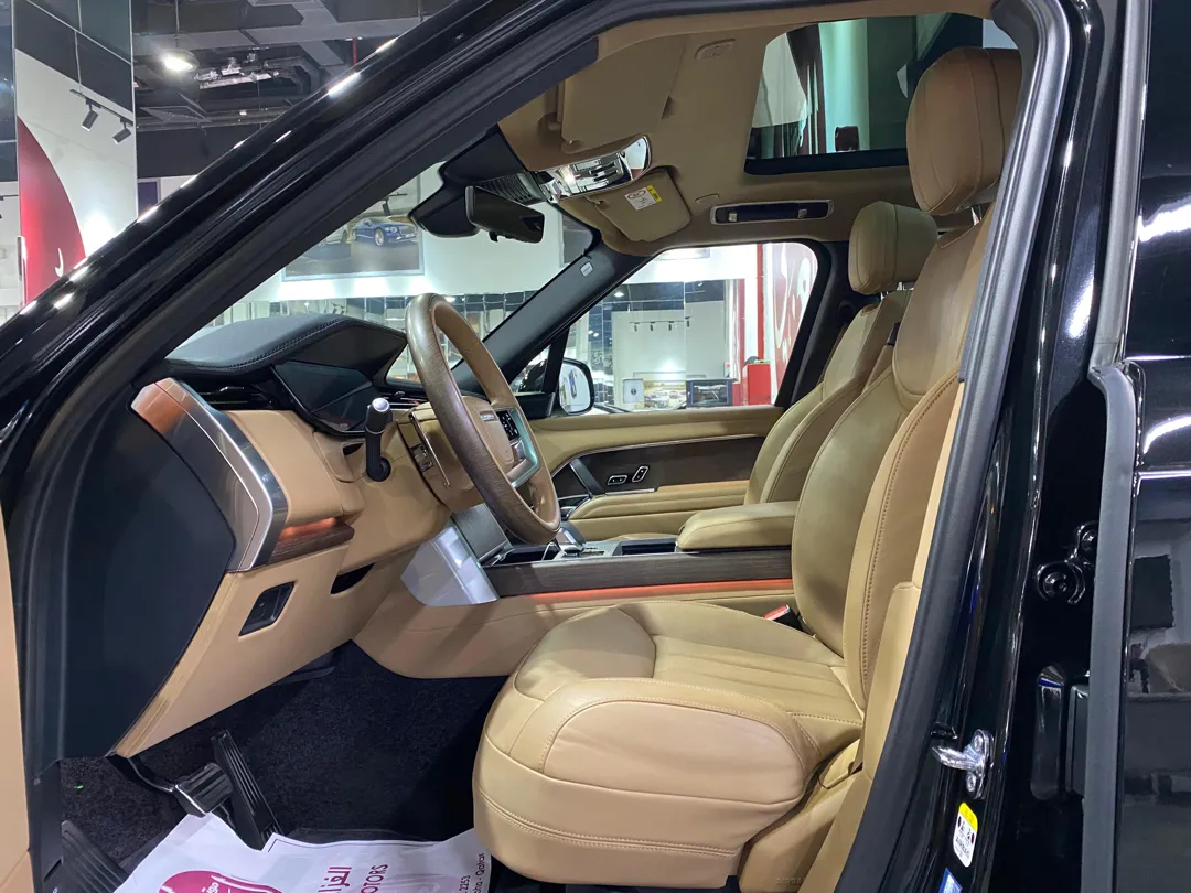 Land Rover Range Rover Vogue HSE 2024 - Image 2
