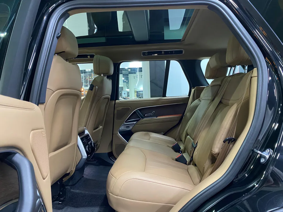 Land Rover Range Rover Vogue HSE 2024 - Image 3