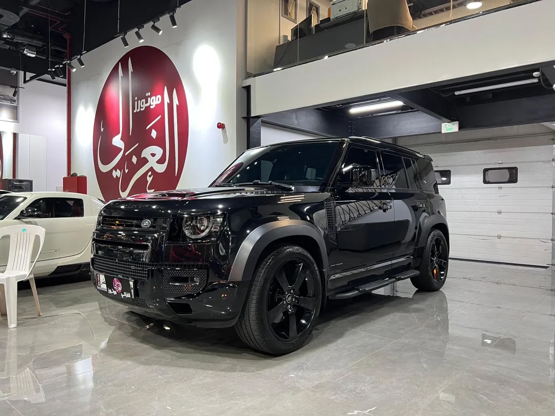 Land Rover Defender 110 2023