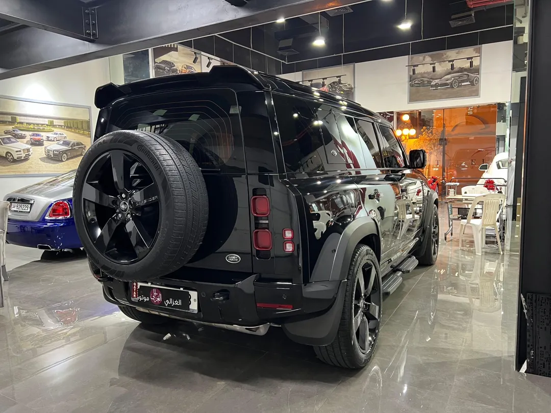 Land Rover Defender 110 2023 - Image 4