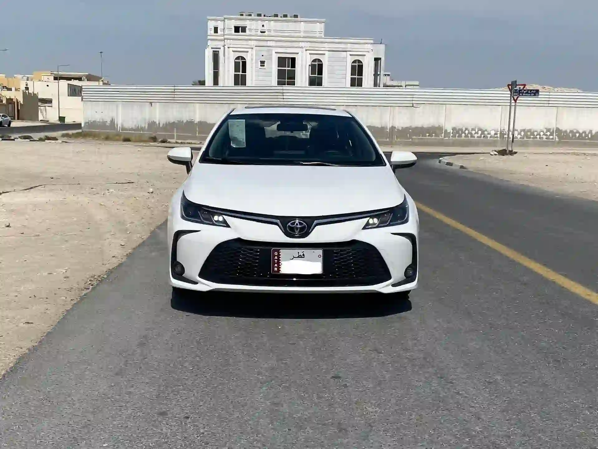 Toyota Corolla HYBRID 2025 - Image 2