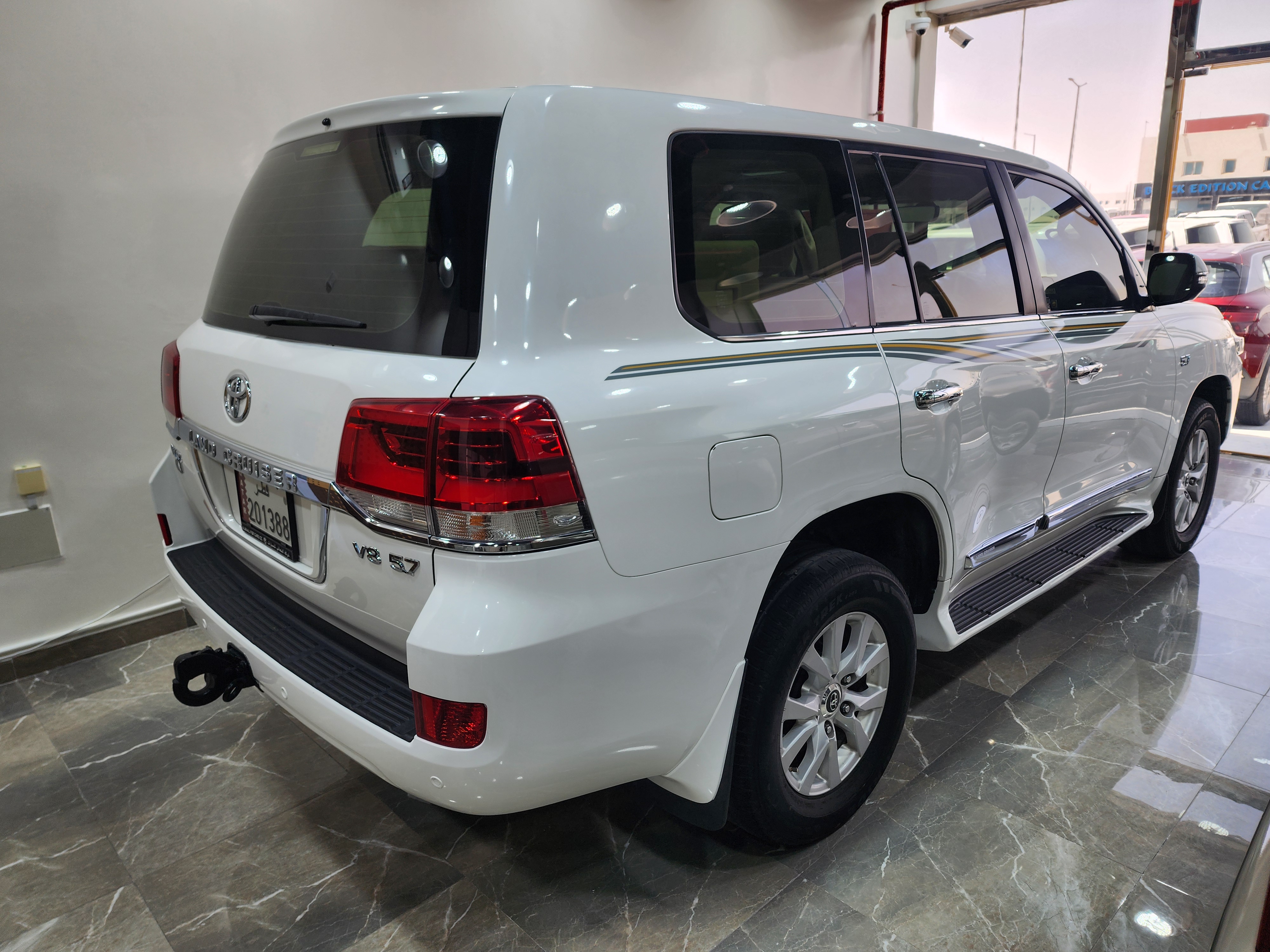 Toyota Land Cruiser VX.R - Image 4
