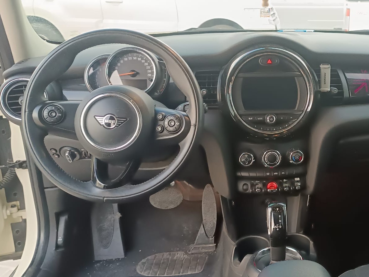 Mini Cooper 2020 - Image 2