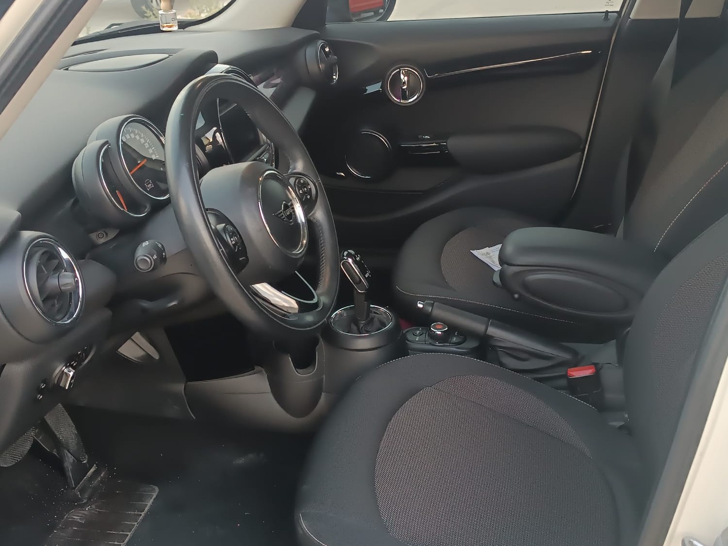 Mini Cooper 2020 - Image 4