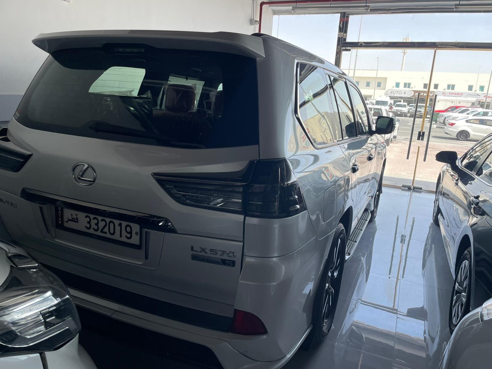 Lexus LX 570 S Black Edition 2019 - Image 4