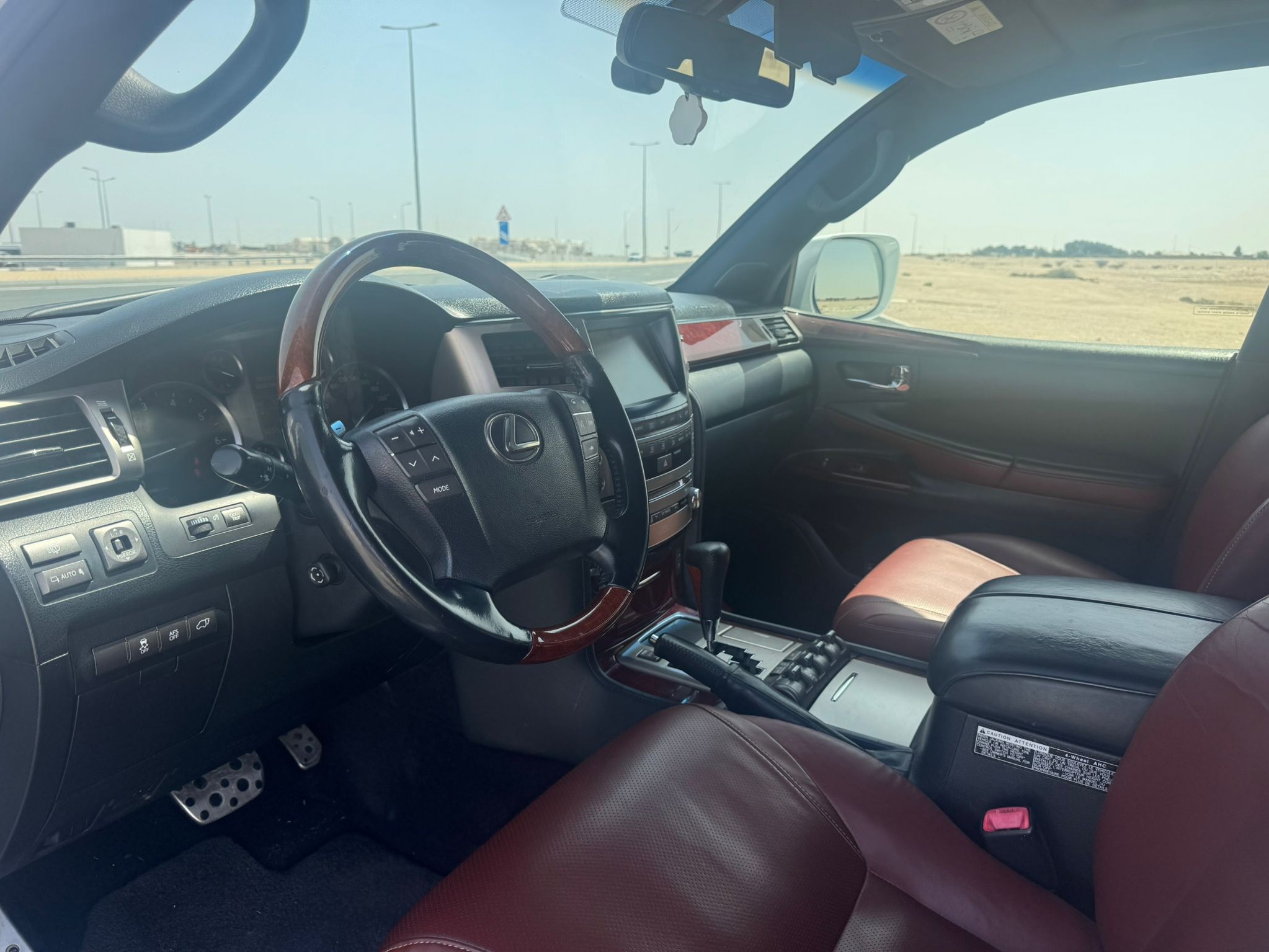 Lexus LX 570 2014 - Image 3