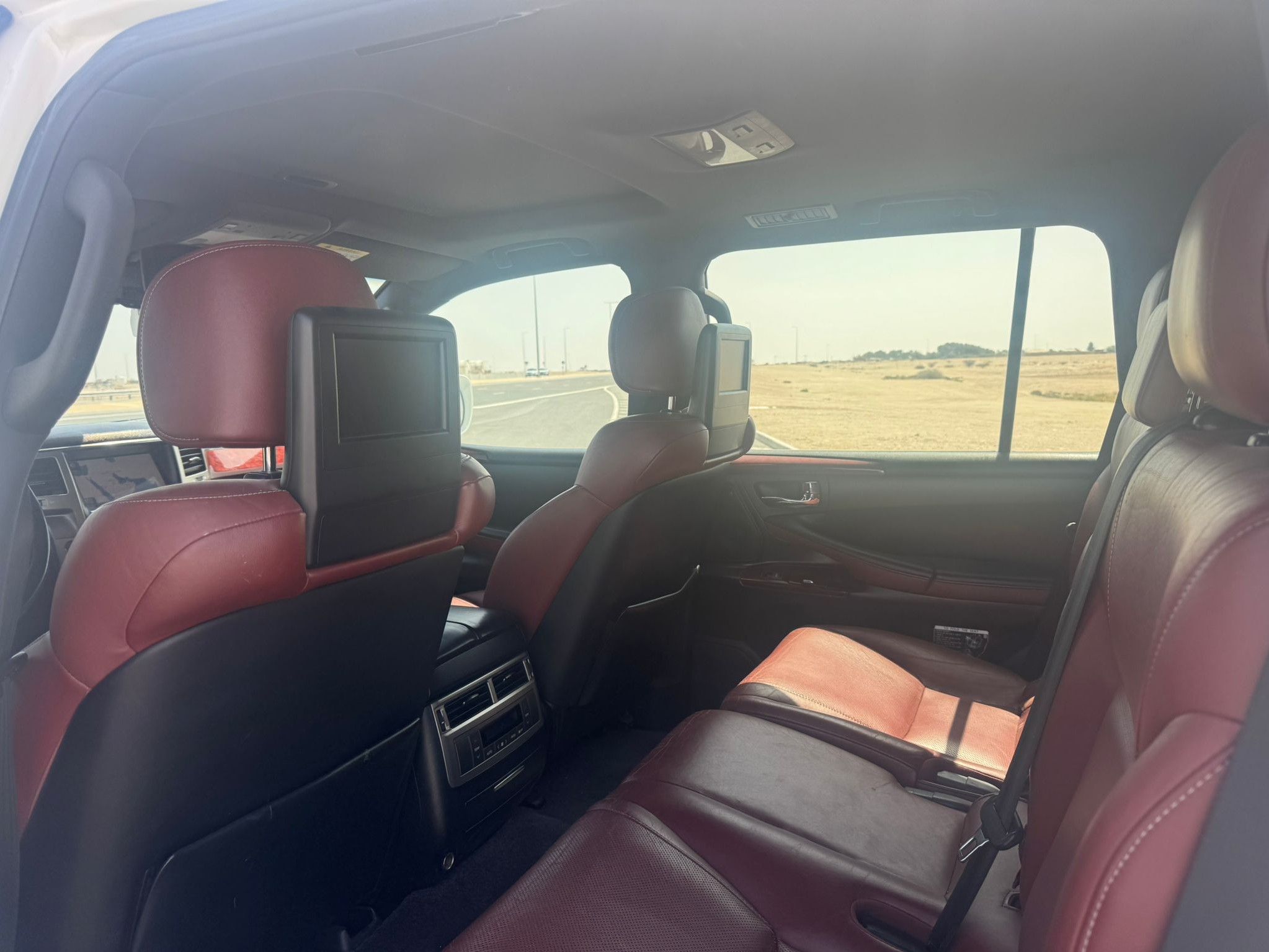 Lexus LX 570 2014 - Image 4