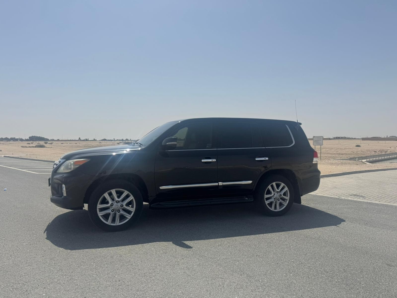 Lexus LX 570 2013 - Image 4