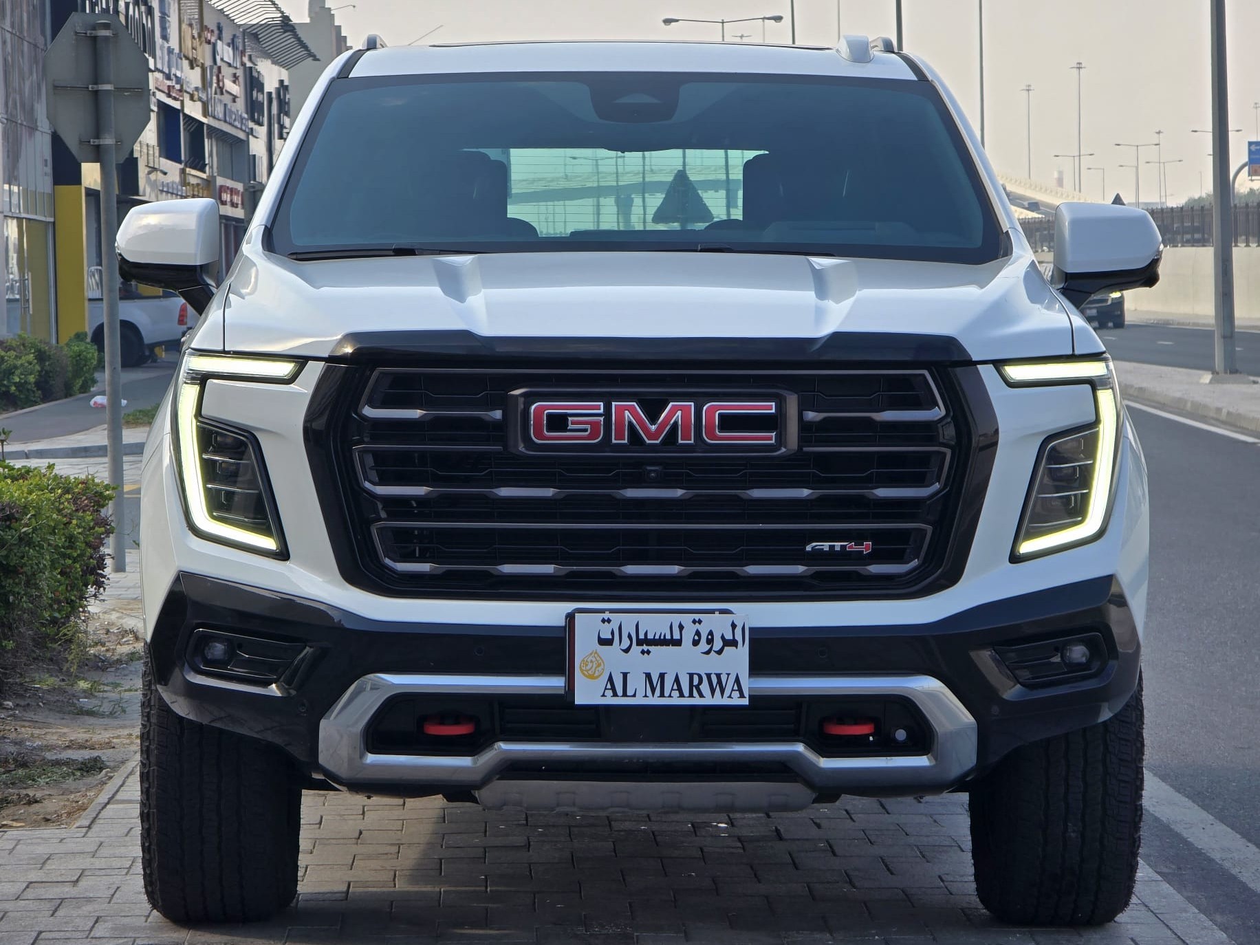 GMC Yukon AT4 2025 - Image 2