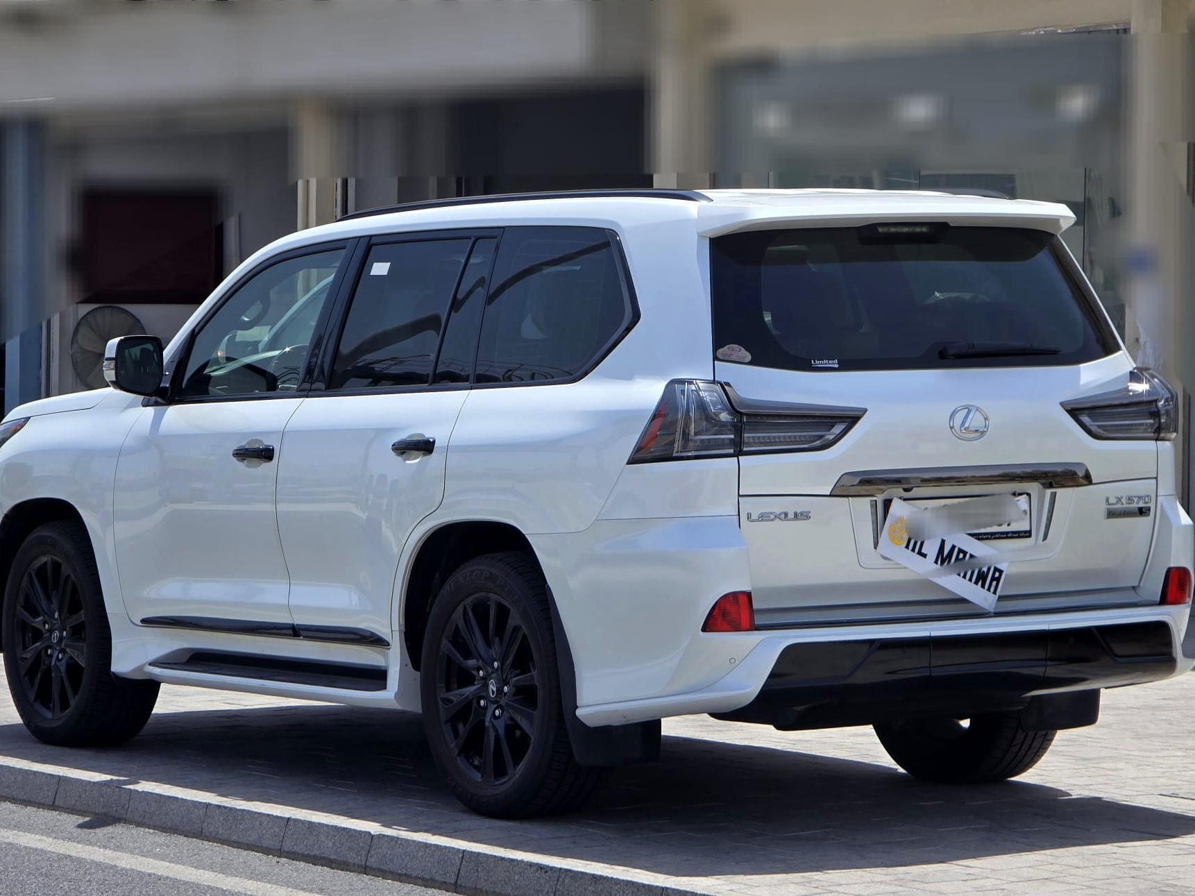 Lexus LX 570 S Black Edition 2020 - Image 4