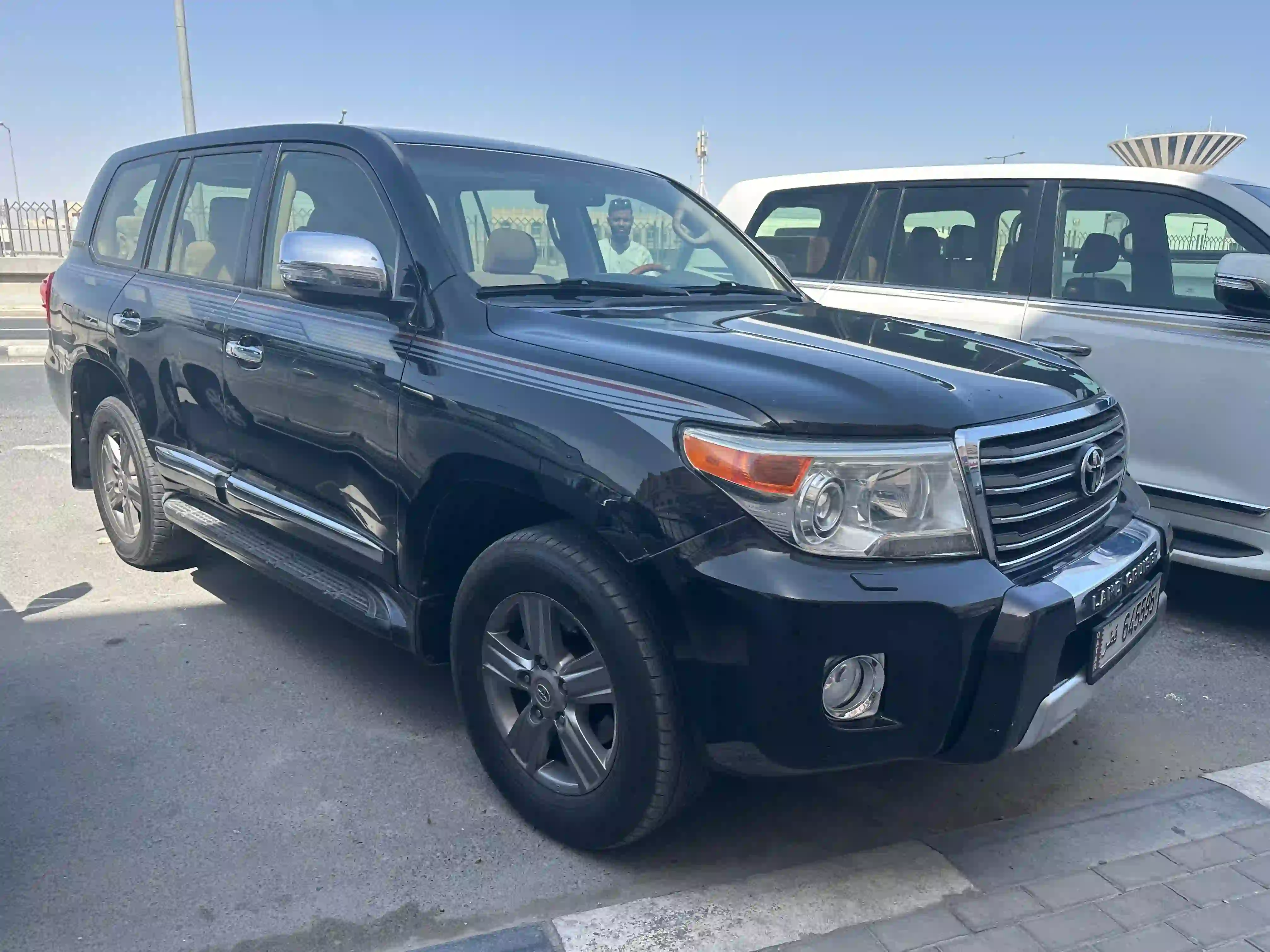 Toyota Land Cruiser GXR v8 2015 - Image 3
