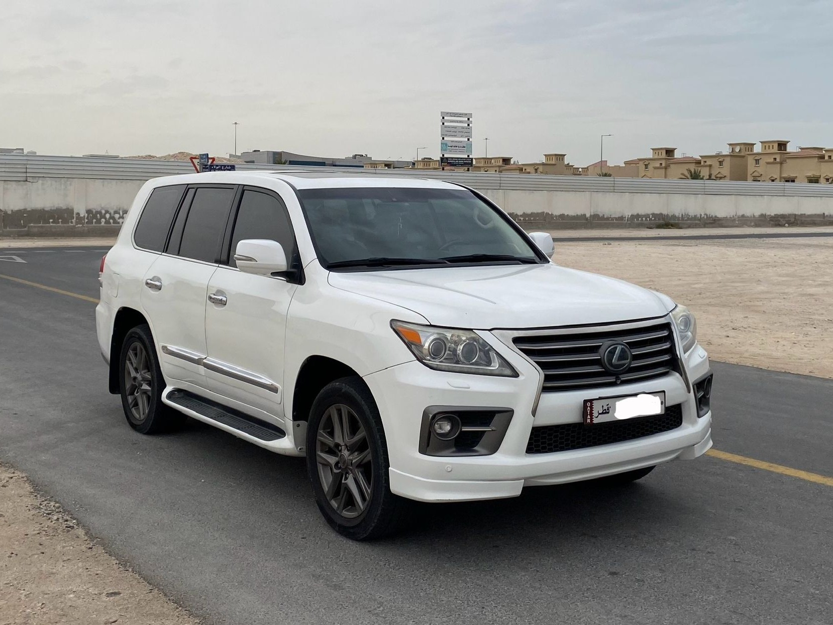 Lexus LX 570 2014 - Image 3
