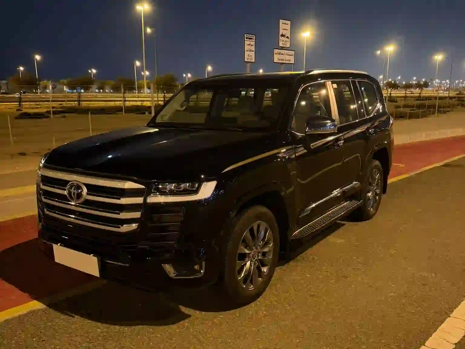 Toyota Land Cruiser VX 2023 - Image 3