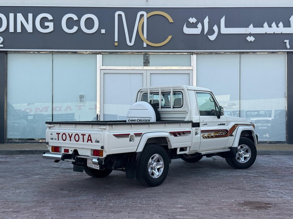 Toyota Land Cruiser LX 2023 - Image 4