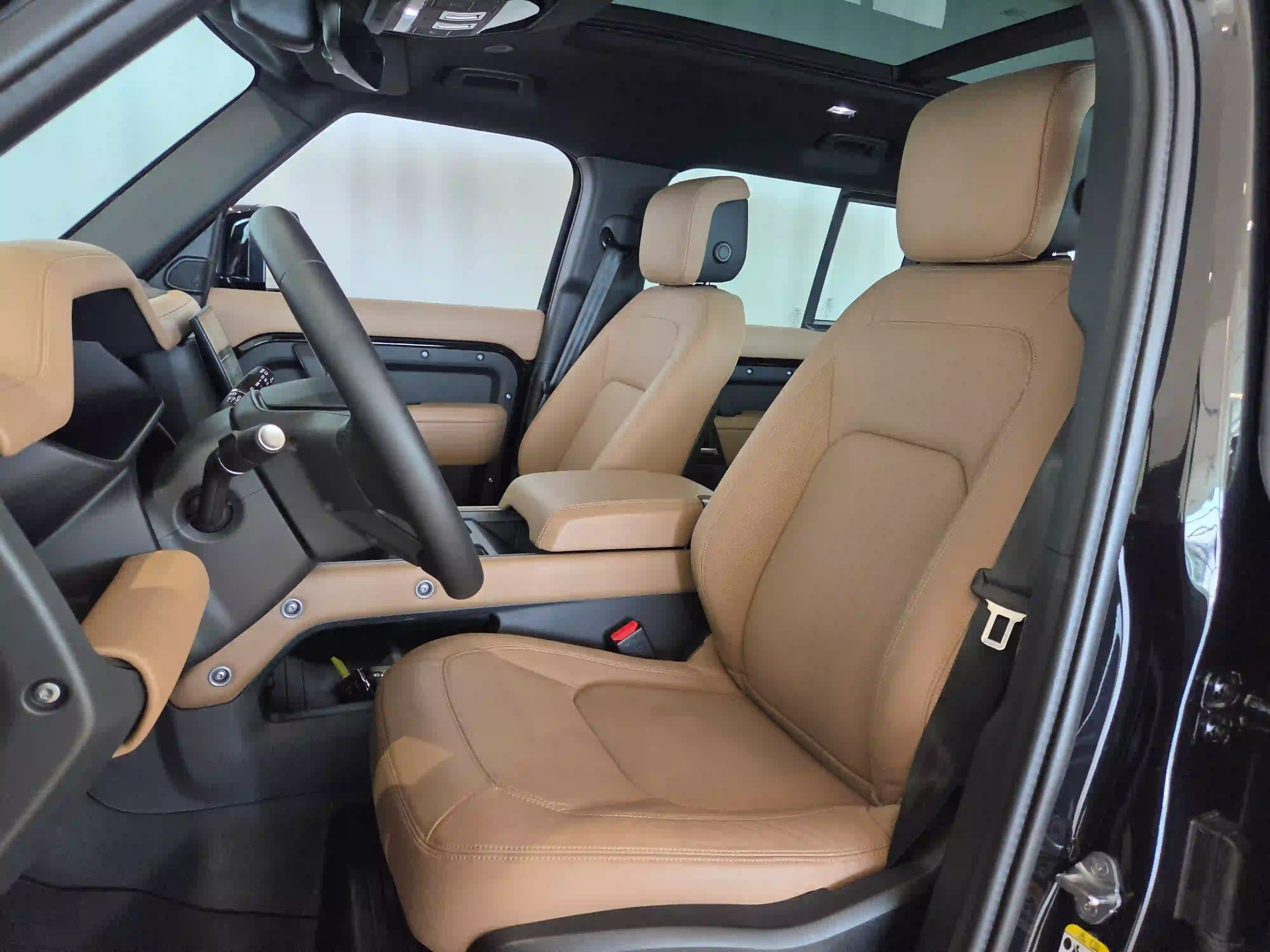 Land Rover Defender 130 3.0i6 SE 2026 - Image 4