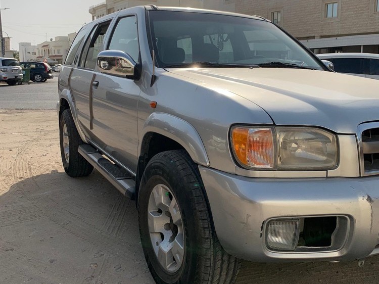 Nissan Pathfinder 2003 - Image 2