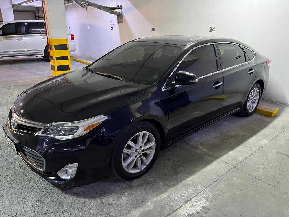 Toyota Avalon Limited 2015 - Image 2