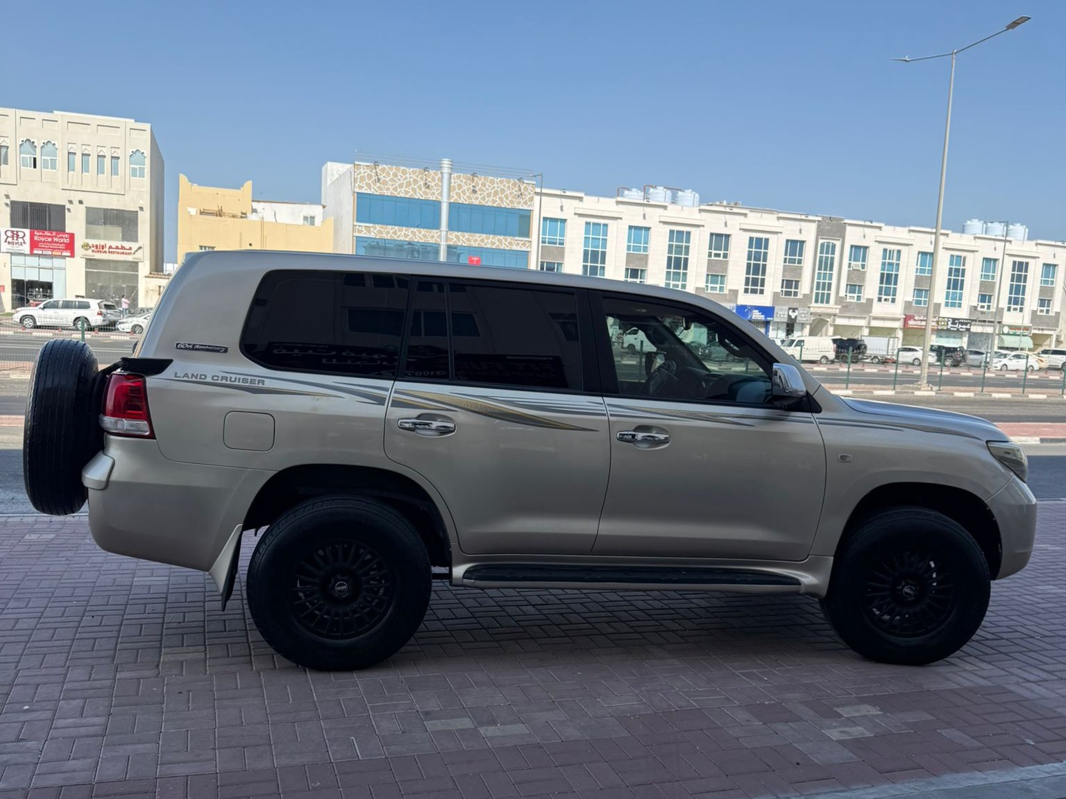 Toyota Land Cruiser GX.R 2010 - Image 2