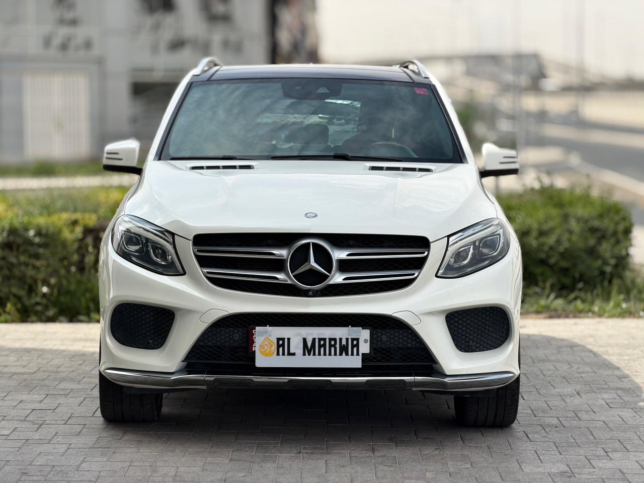 Mercedes-Benz GLE  400 2016 - Image 2