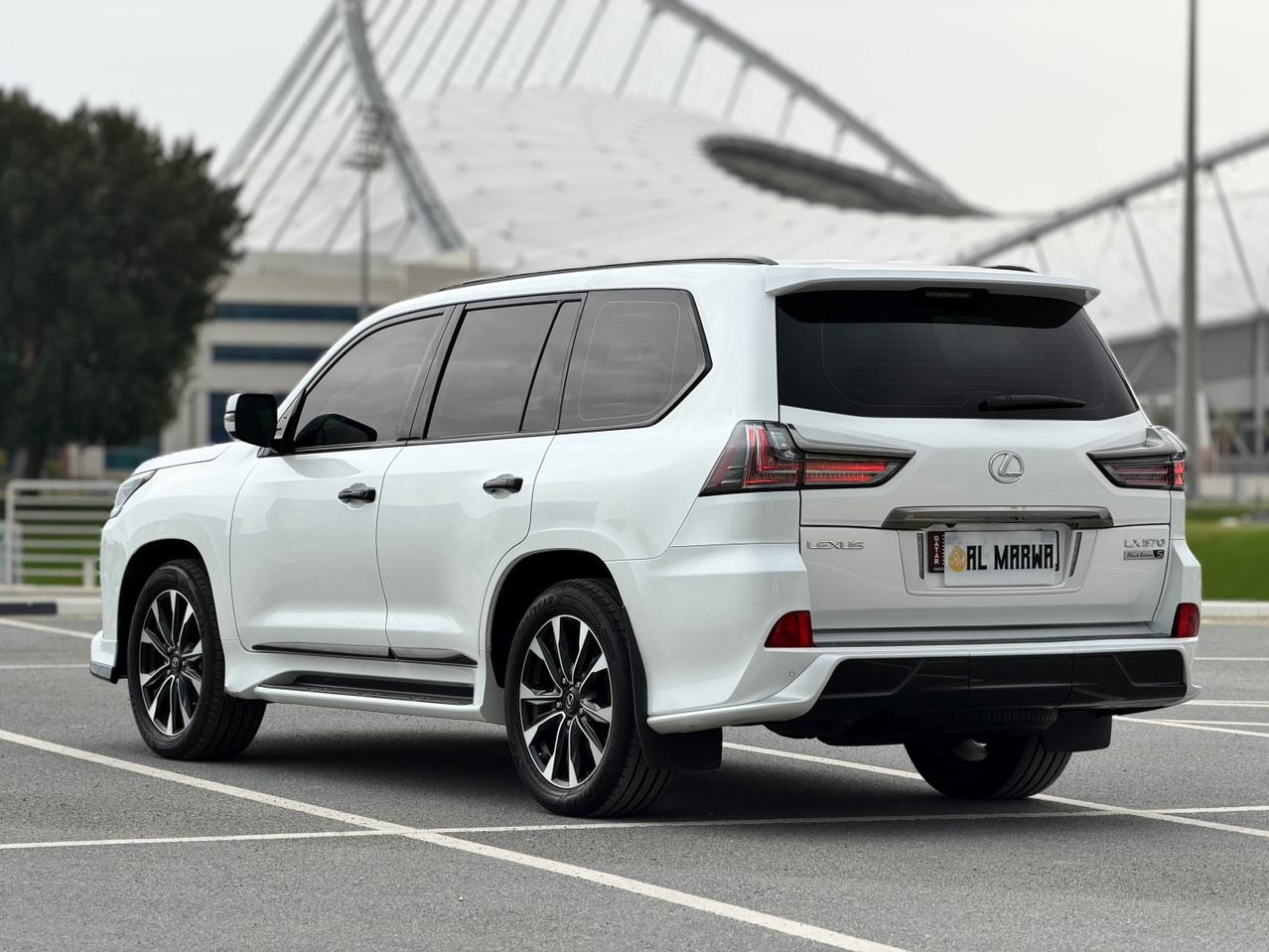 Lexus LX 570 S Black Edition 2021 - Image 4