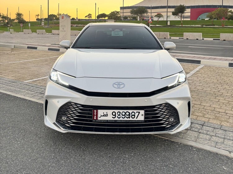 Toyota Camry GLE 2025 - Image 2