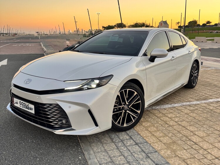 Toyota Camry GLE 2025 - Image 4