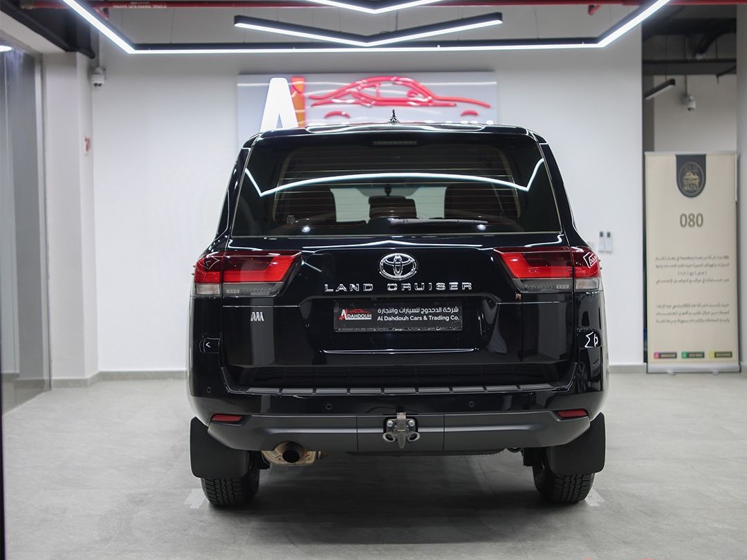 Toyota Land Cruiser GX 2024 - Image 2