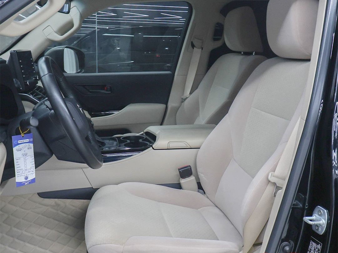 Toyota Land Cruiser GX 2024 - Image 3