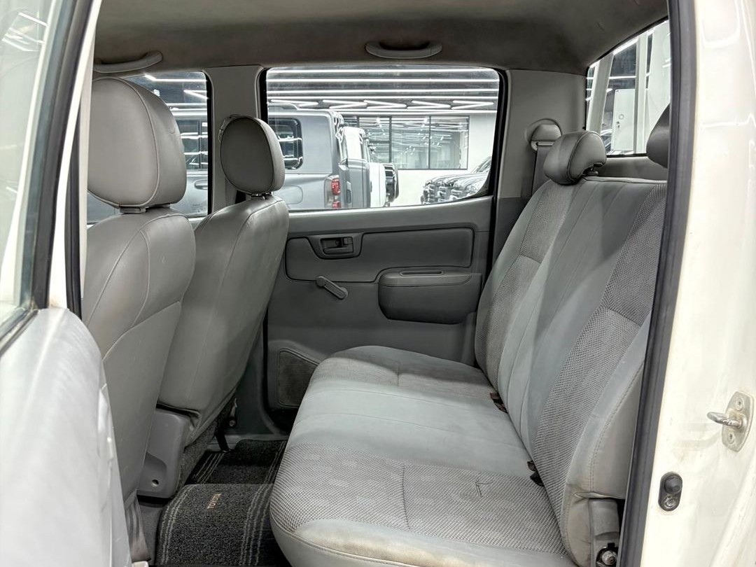 Toyota Hilux 2008 - Image 4