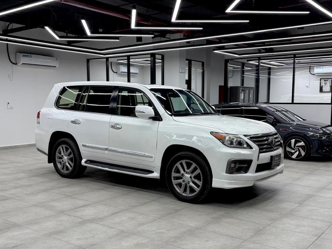 Lexus LX 570 S 2015 - Image 3