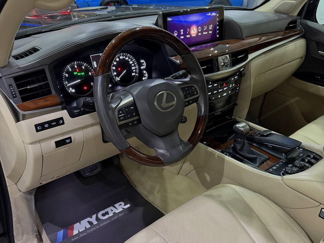 Lexus LX 570 S 2017 - Image 4