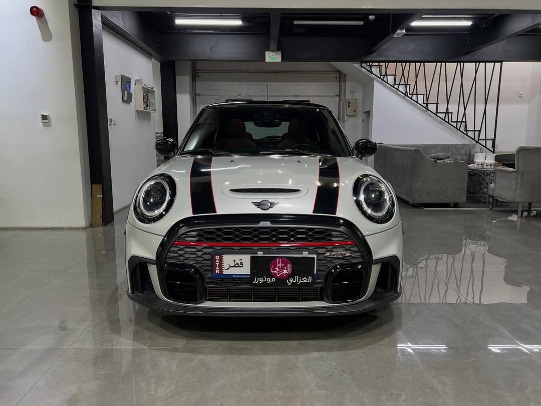Mini Cooper  2023 - Image 2