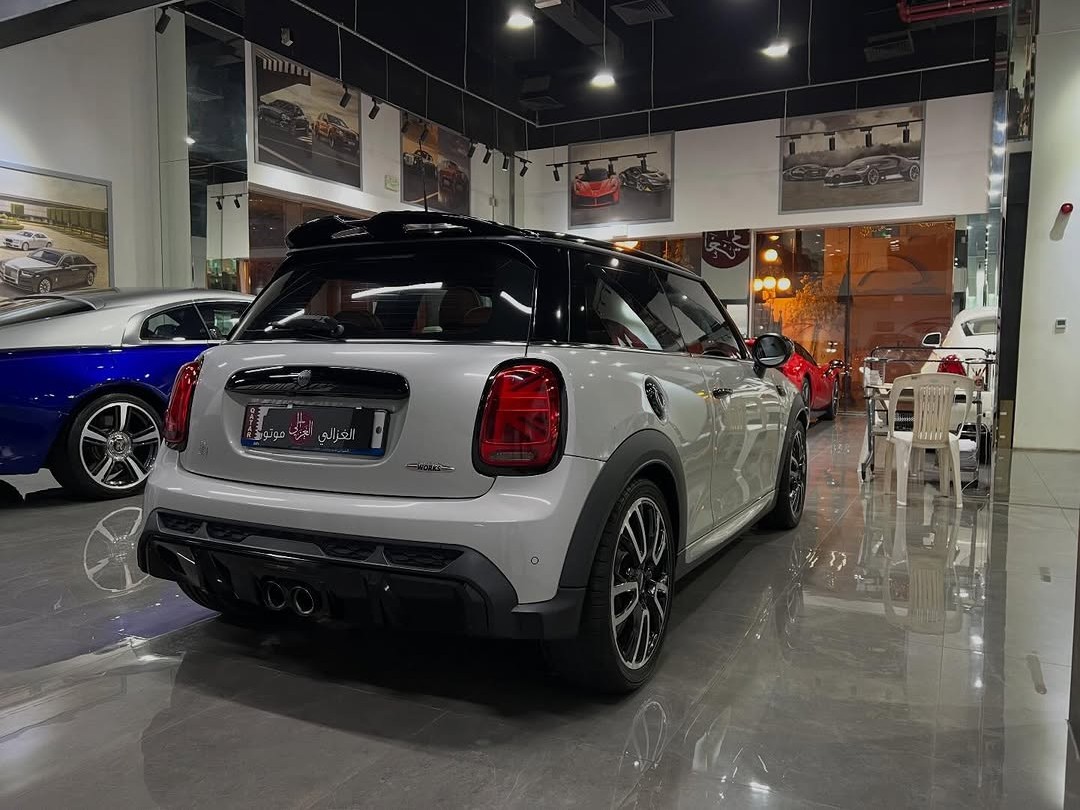 Mini Cooper  2023 - Image 3