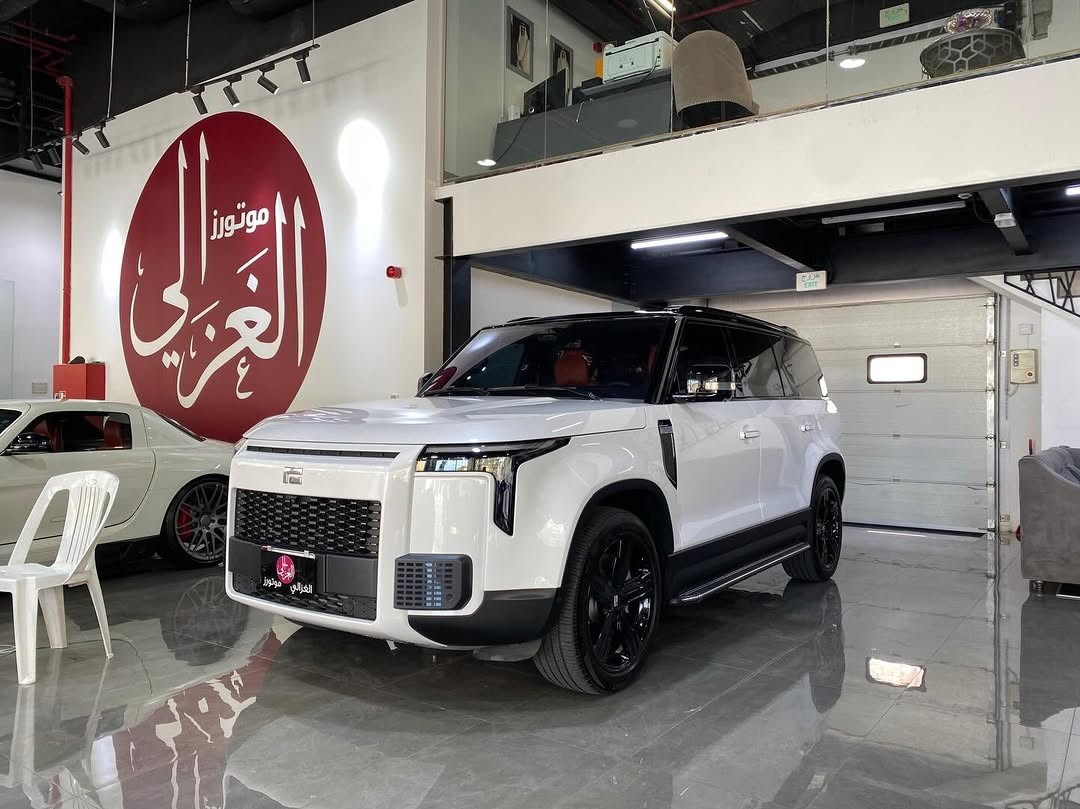 Rox 01 VIP Flagship 2025