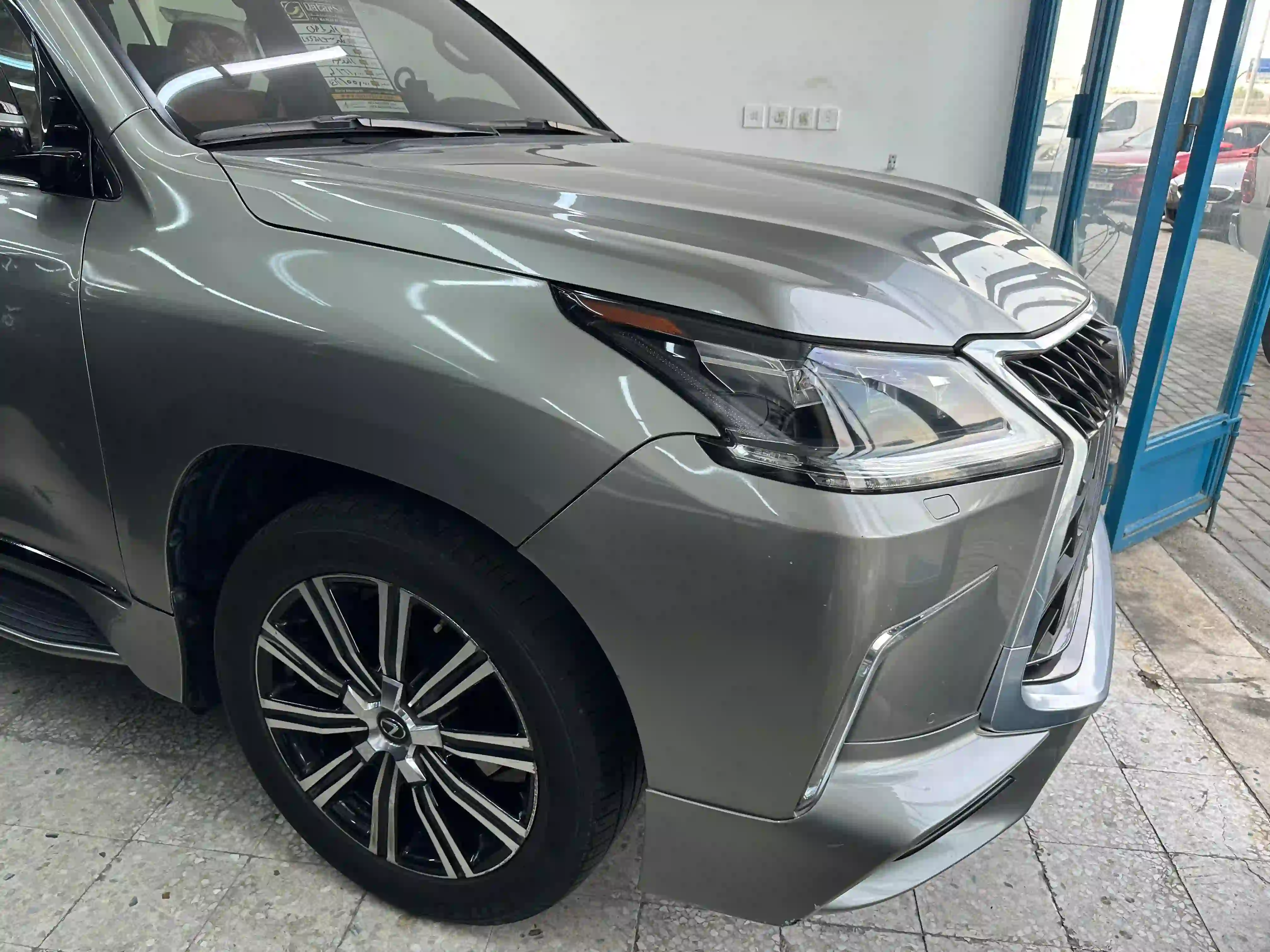Lexus LX 570 S 2016 - Image 2