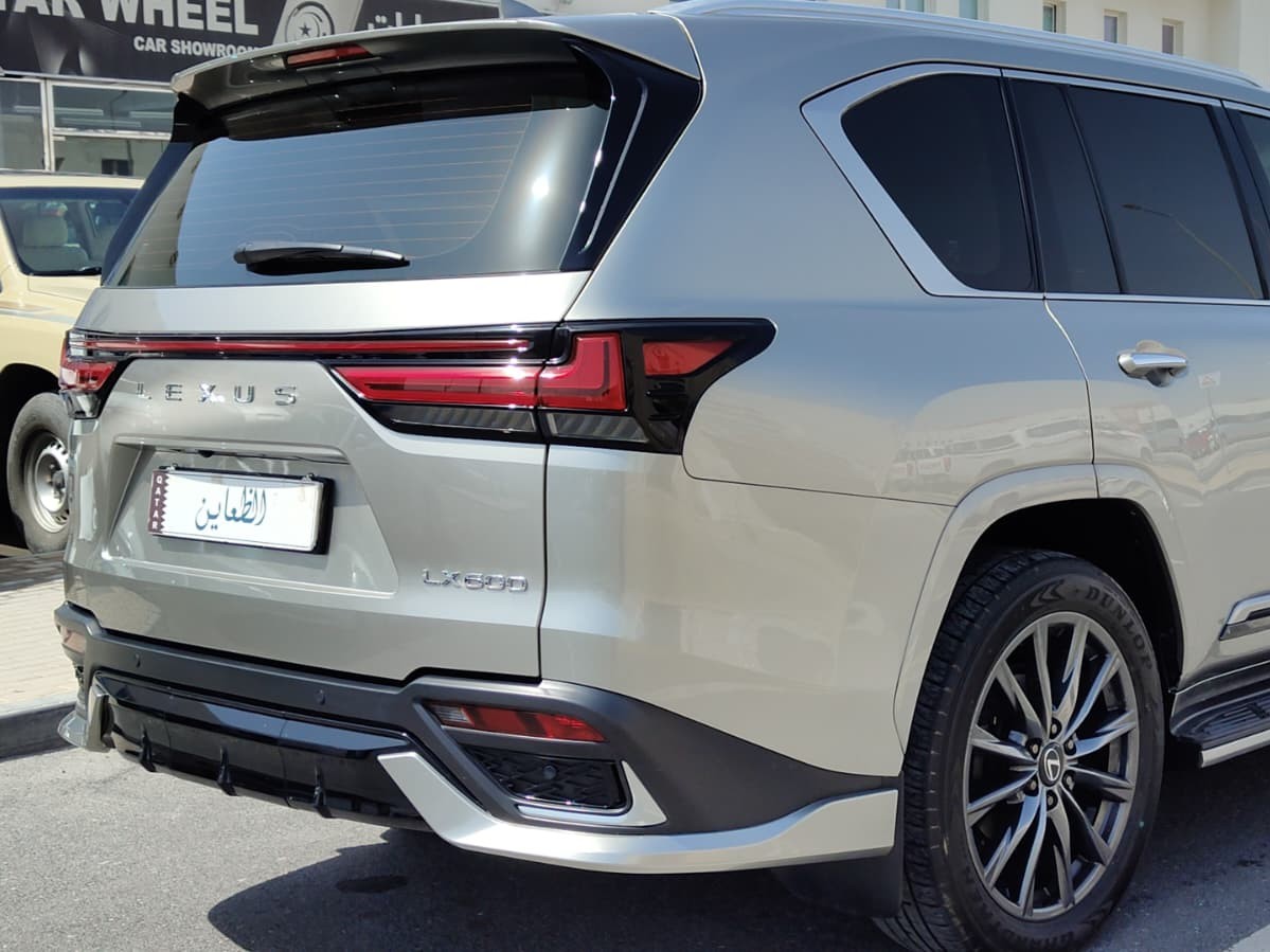 Lexus LX 600  F-Sport 2024 - Image 4